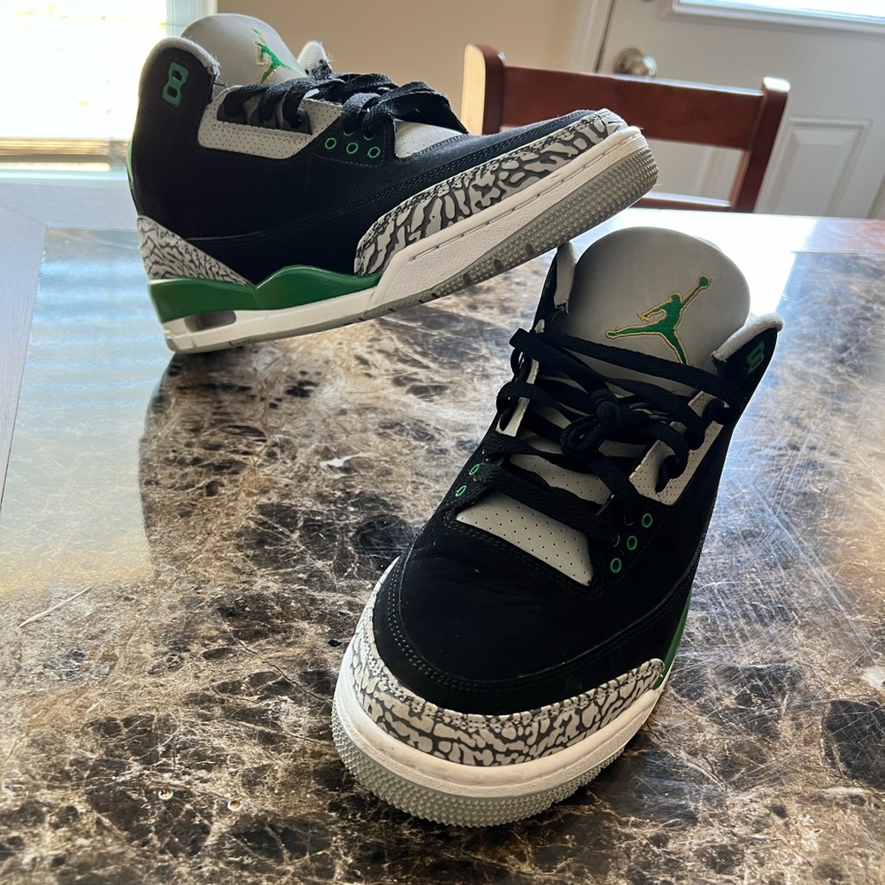 “Pine Green” Jordan 3’s